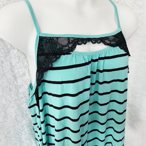Torrid Striped Lace Keyhole Cami Size 3 - Picture 3 of 9